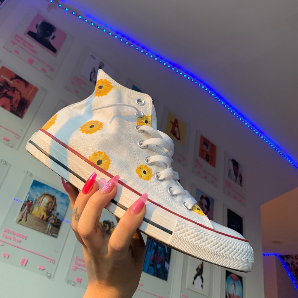 SUNFLOWER HIGH TOP CONVERSE